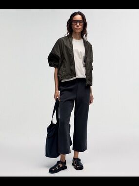 lululemon athletica Cropped Wide-Leg Pants in Black